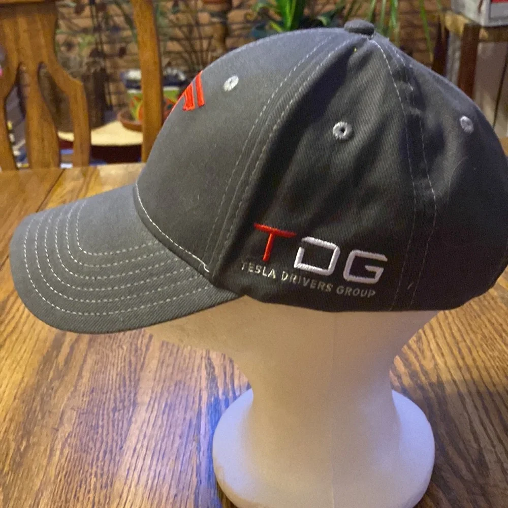 Tesla Hat. NWOT - Picture 2 of 9